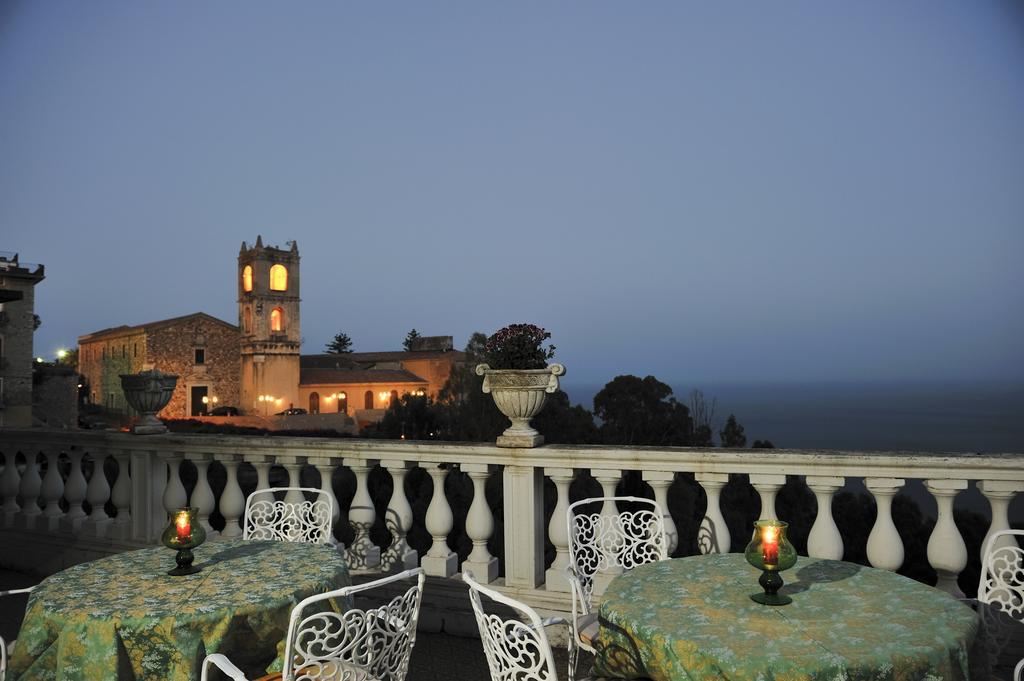 Hotel Villa Riis Taormina Exterior foto