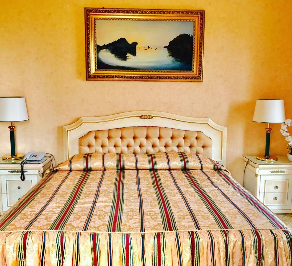 Hotel Villa Riis Taormina Exterior foto